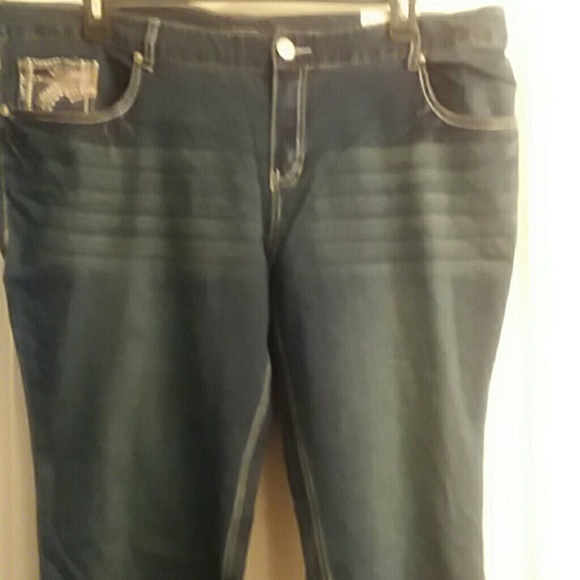 Jeans - Picture 1 of 3